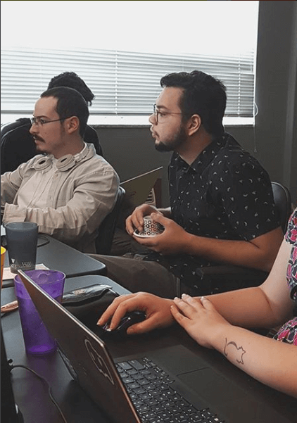 pessoal do aiqfome trabalhando a todo vapor